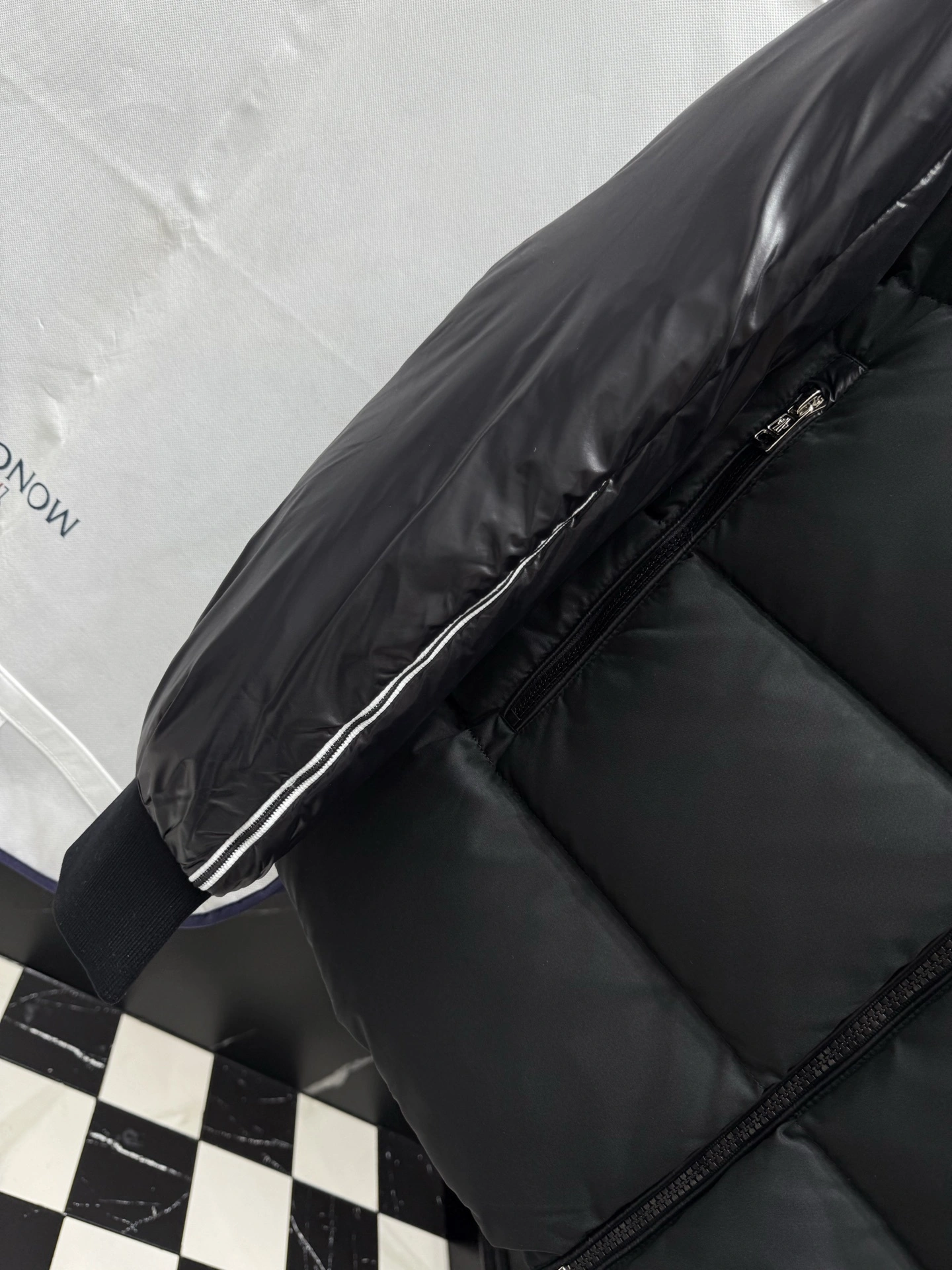 wg.luxury-- 7o9385r Down jacket white duck down item: E-F501J1501H
